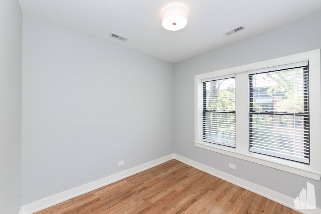 Apartment for rent at 356 W Dickens Ave #3, Chicago, IL 60614