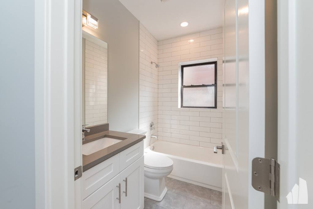 Apartment for rent at 356 W Dickens Ave #3, Chicago, IL 60614