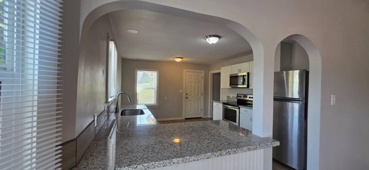 Apartment for rent at 1190 Alder Dr NE, Salem, OR 97303