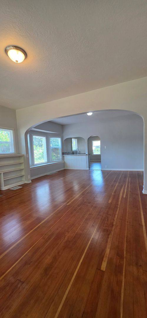 Apartment for rent at 1190 Alder Dr NE, Salem, OR 97303