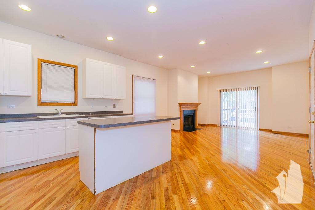 Apartment for rent at 2719 N Wayne Ave #2S, Chicago, IL 60614