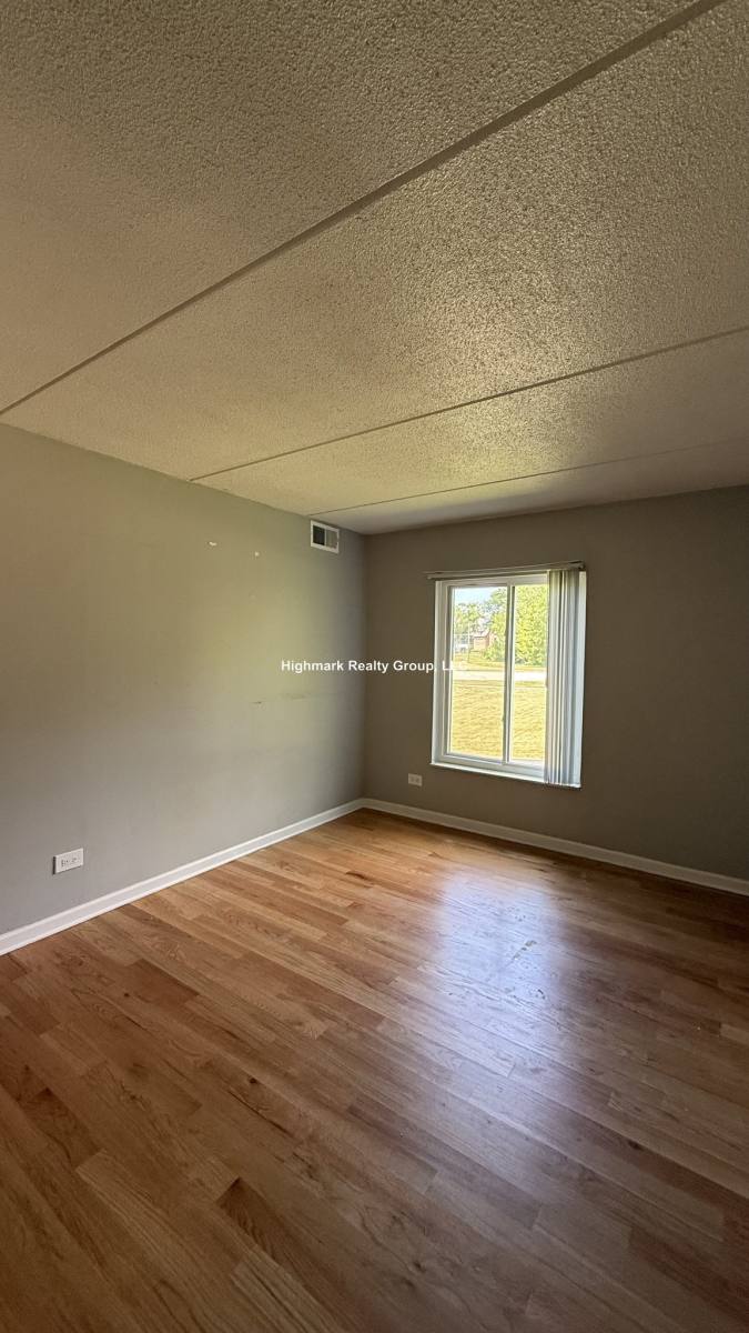 Apartment for rent at 525 N Quentin Rd #204O, Palatine, IL 60067