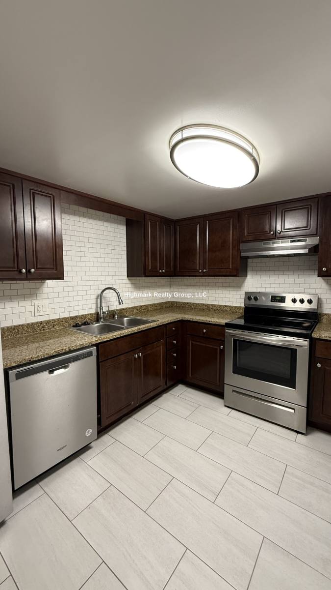Apartment for rent at 525 N Quentin Rd #204O, Palatine, IL 60067
