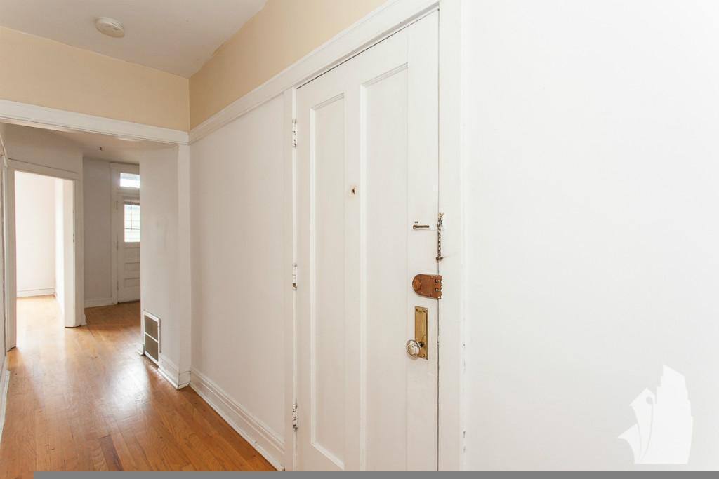 Apartment for rent at 1953 W Winnemac Ave #1, Chicago, IL 60640