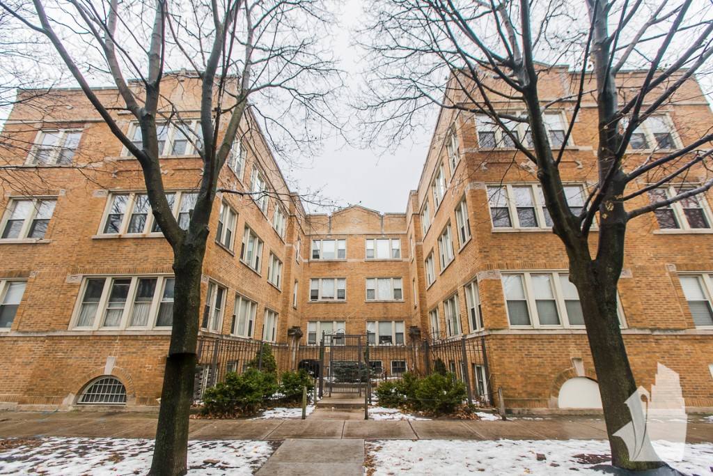 Apartment for rent at 1950 W Leland Ave #1, Chicago, IL 60640