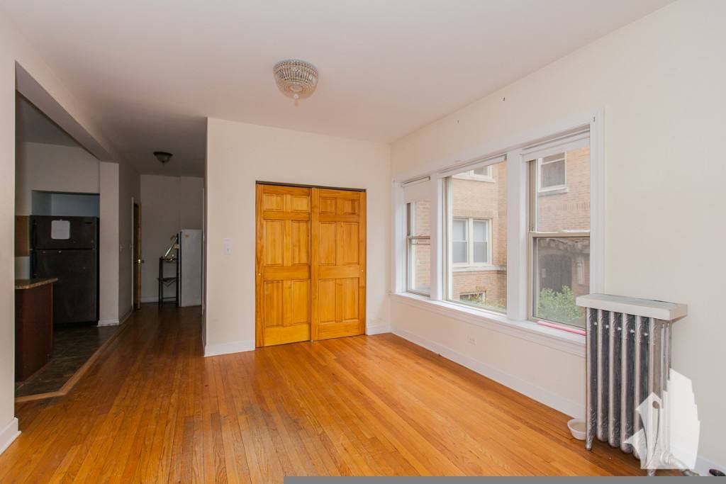 Apartment for rent at 1950 W Leland Ave #1, Chicago, IL 60640