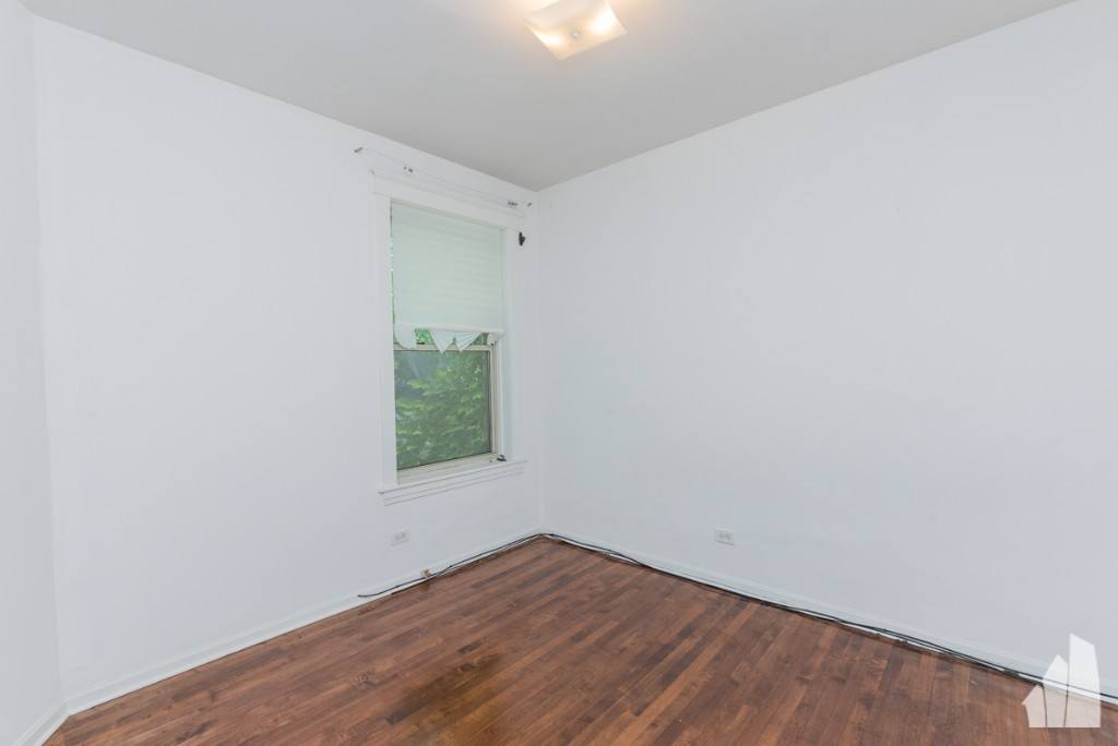 Apartment for rent at 1942 W Winona St #1, Chicago, IL 60640