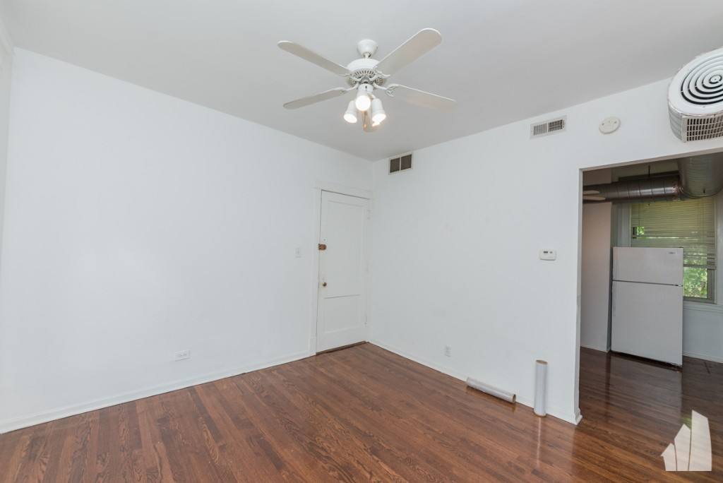 Apartment for rent at 1942 W Winona St #1, Chicago, IL 60640