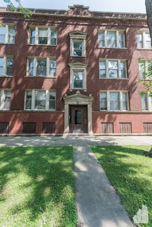 Apartment for rent at 1942 W Winona St #1, Chicago, IL 60640