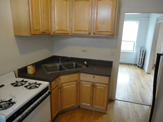 Apartment for rent at 1934 W Winona St #1, Chicago, IL 60640
