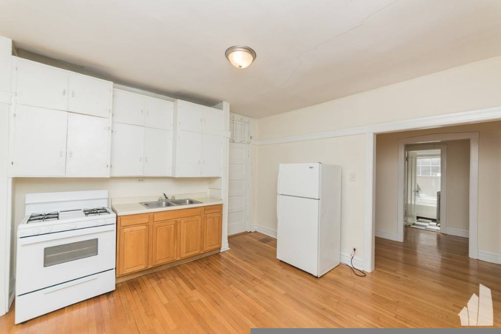 Apartment for rent at 1827 W Foster Ave #1, Chicago, IL 60640