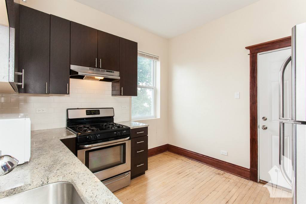 Apartment for rent at 1436 W Addison St #2, Chicago, IL 60613