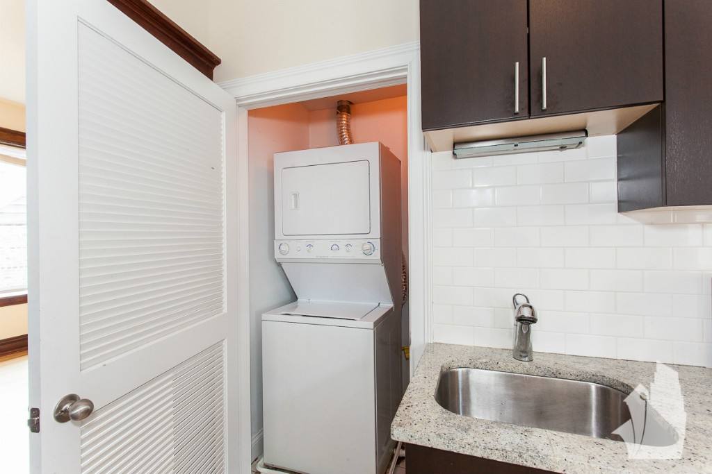 Apartment for rent at 1436 W Addison St #2, Chicago, IL 60613
