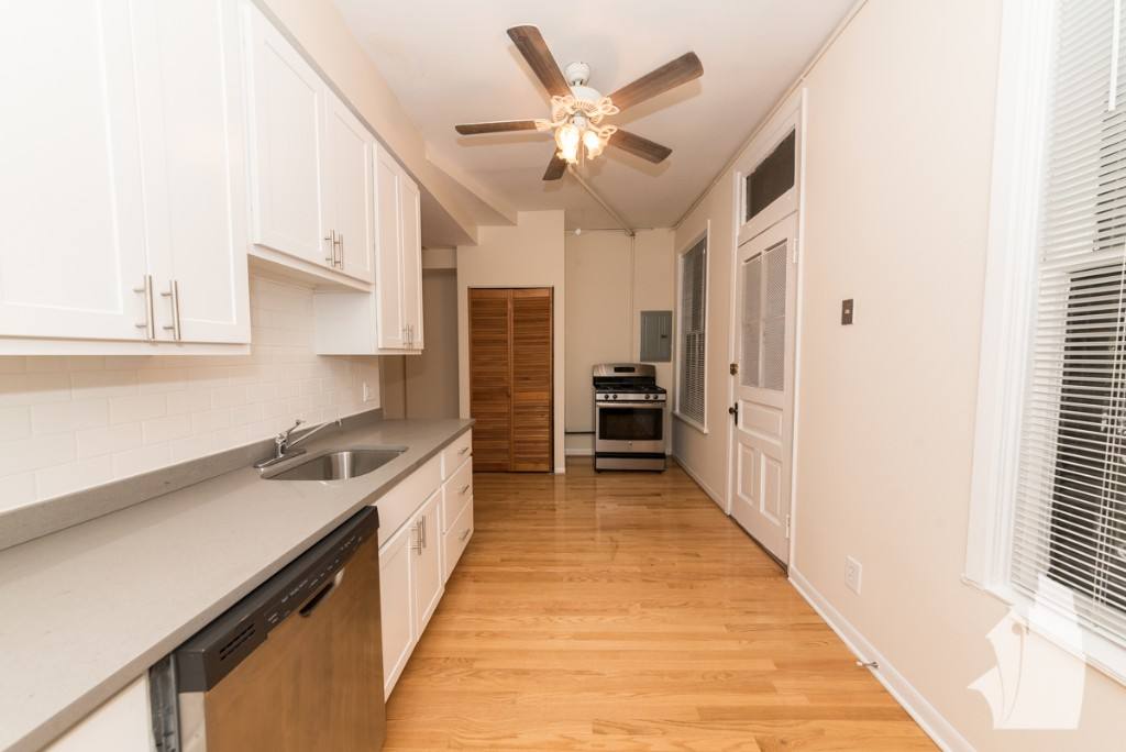 Apartment for rent at 1208 W Wrightwood Ave #3, Chicago, IL 60614