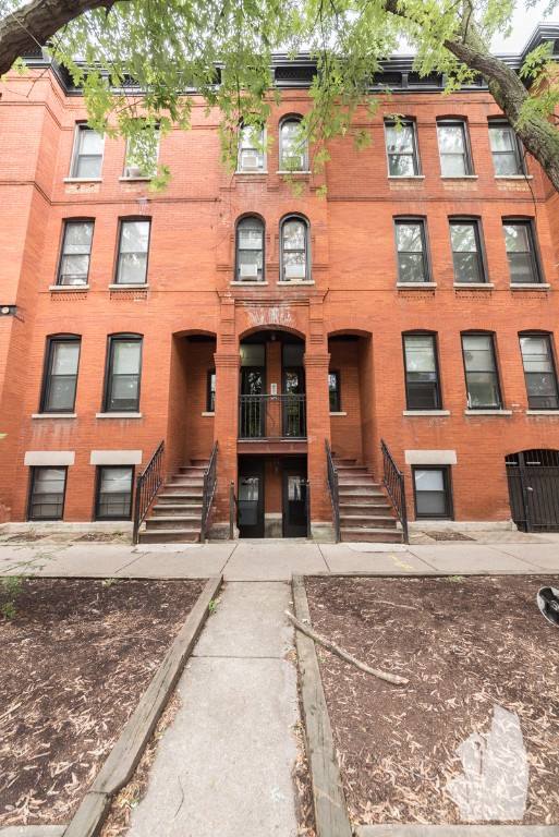 Apartment for rent at 1208 W Wrightwood Ave #3, Chicago, IL 60614