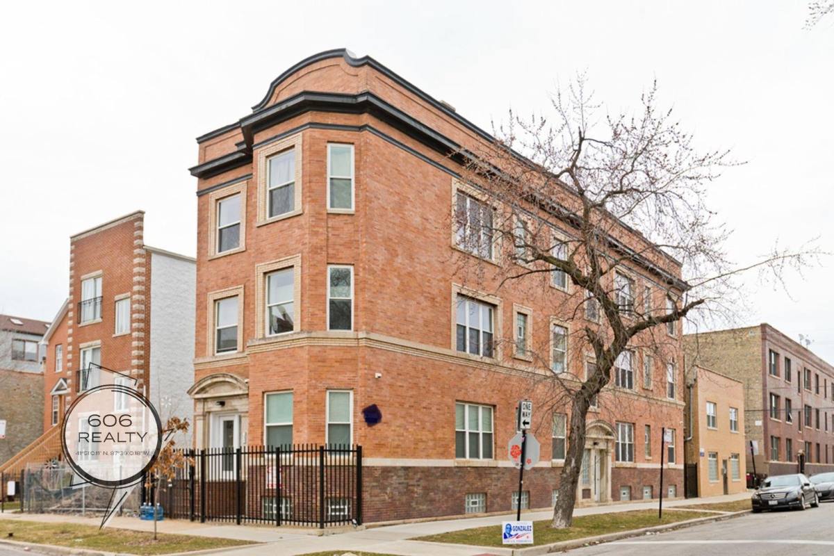 Apartment for rent at 1501 N Talman Ave #1, Chicago, IL 60622