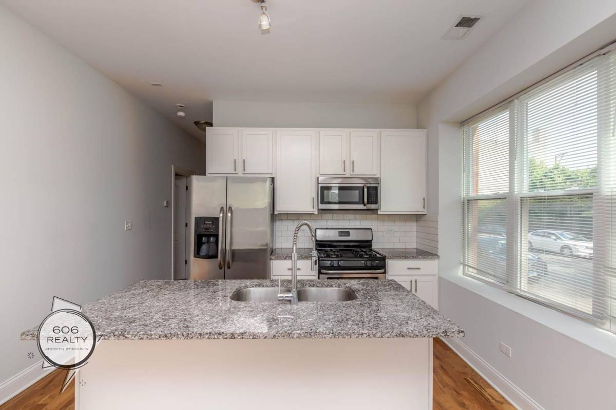 Apartment for rent at 1501 N Talman Ave #1, Chicago, IL 60622