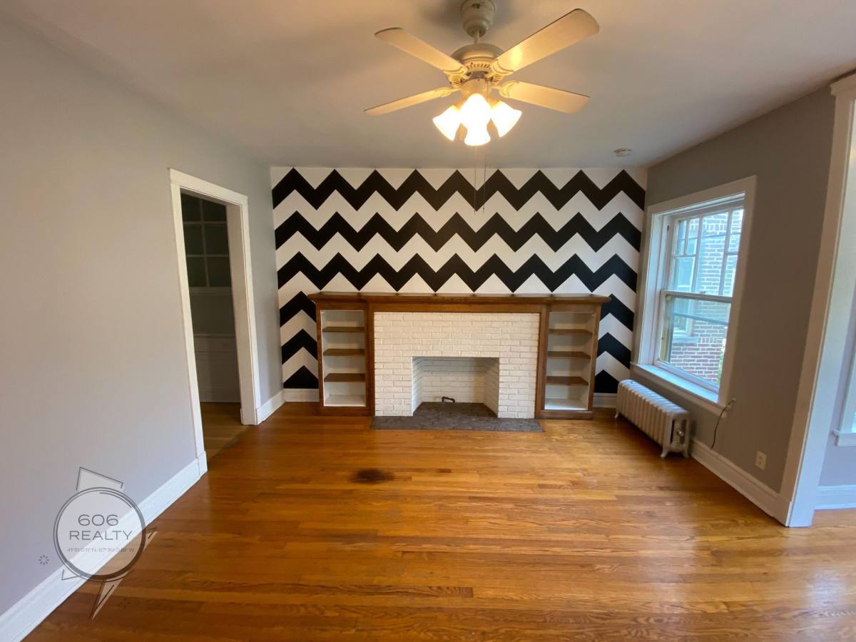 Apartment for rent at 1907 W Argyle St #2, Chicago, IL 60640