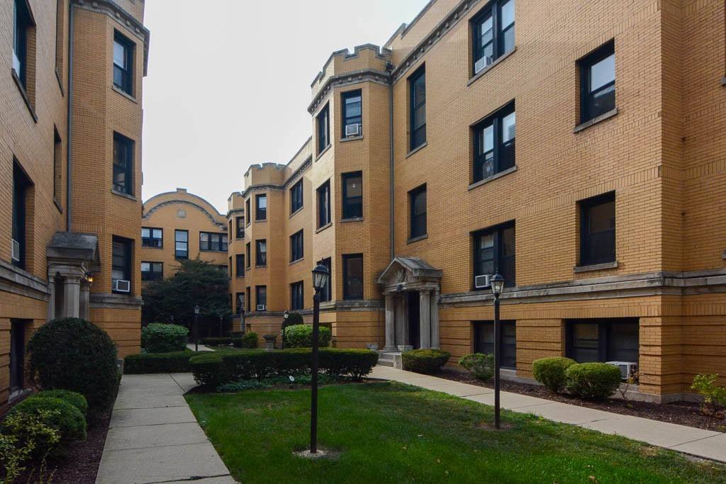Apartment for rent at 2424 Sawyer #WA8, Chicago, IL 60647