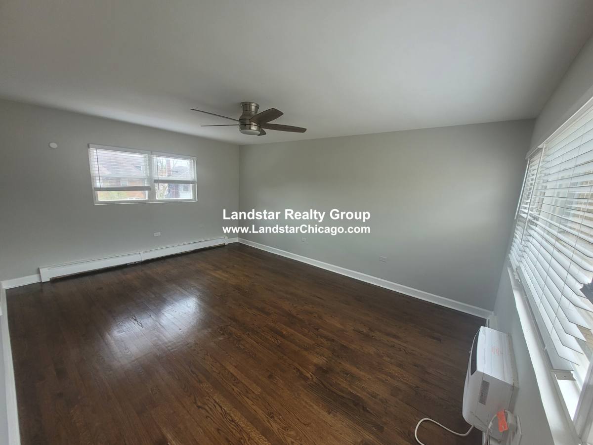 Apartment for rent at 1319 W Sherwin #1A, Chicago, IL 60626