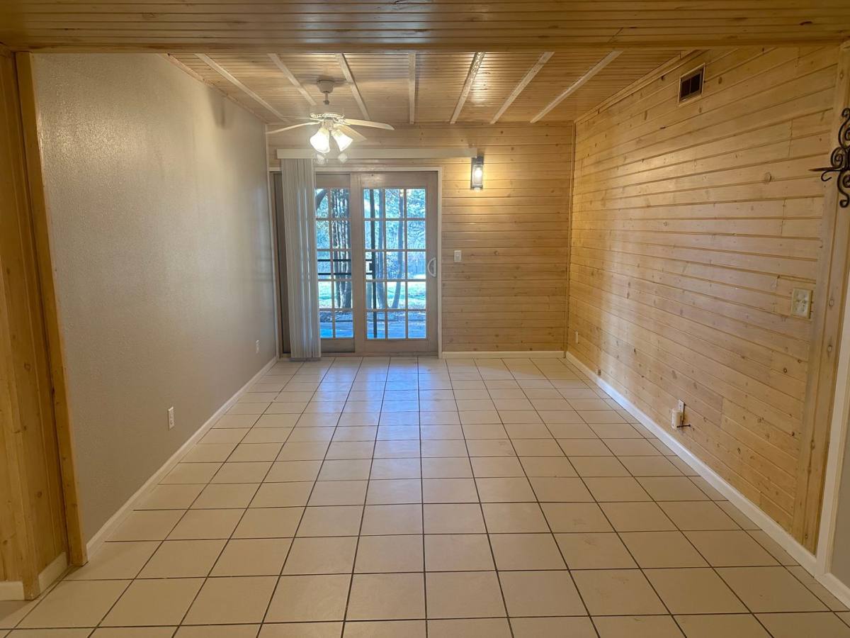 Apartment for rent at 1810 Simula Lane, Fairfield, IA 52556