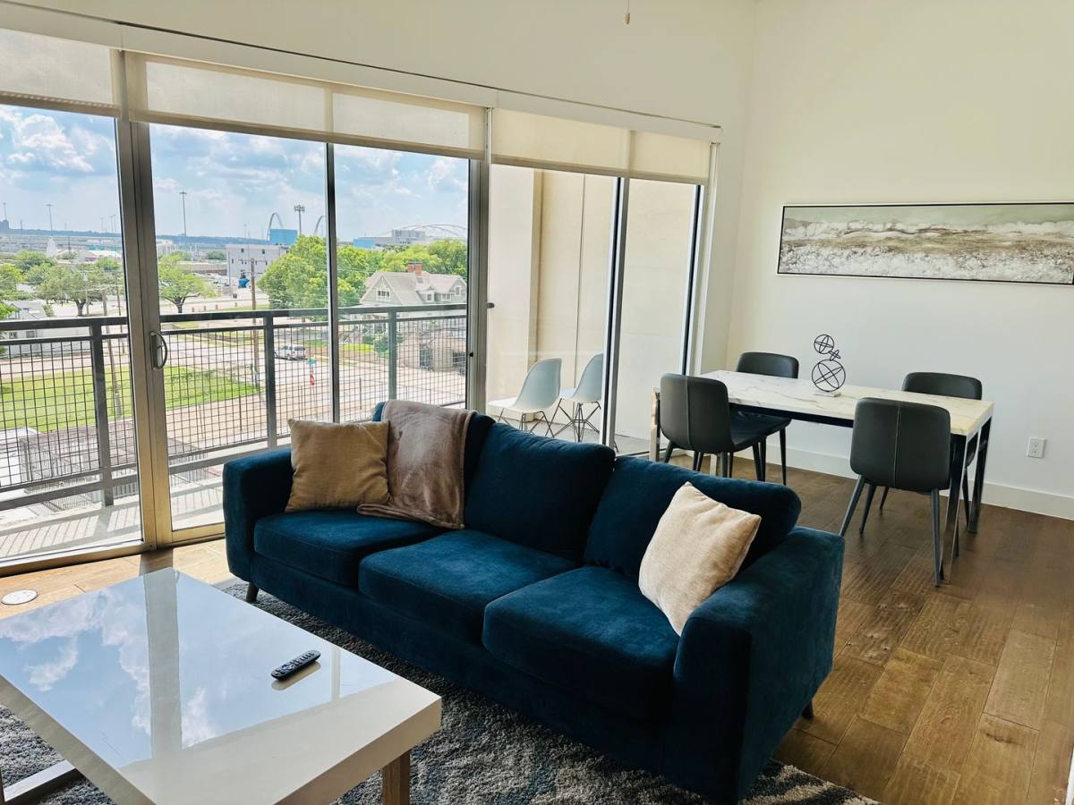 Apartment for rent at 1100 Peters St, Dallas, TX 75215