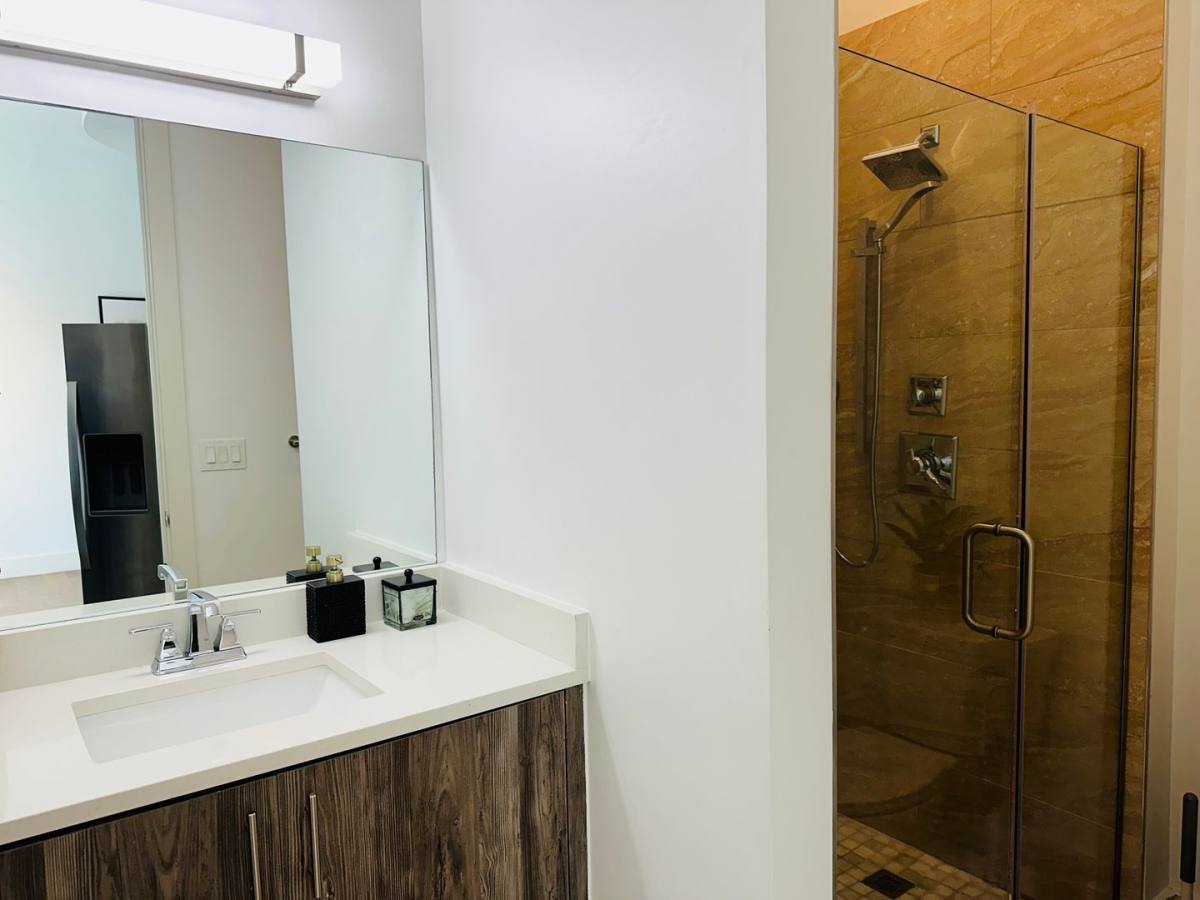 Apartment for rent at 1100 Peters St, Dallas, TX 75215