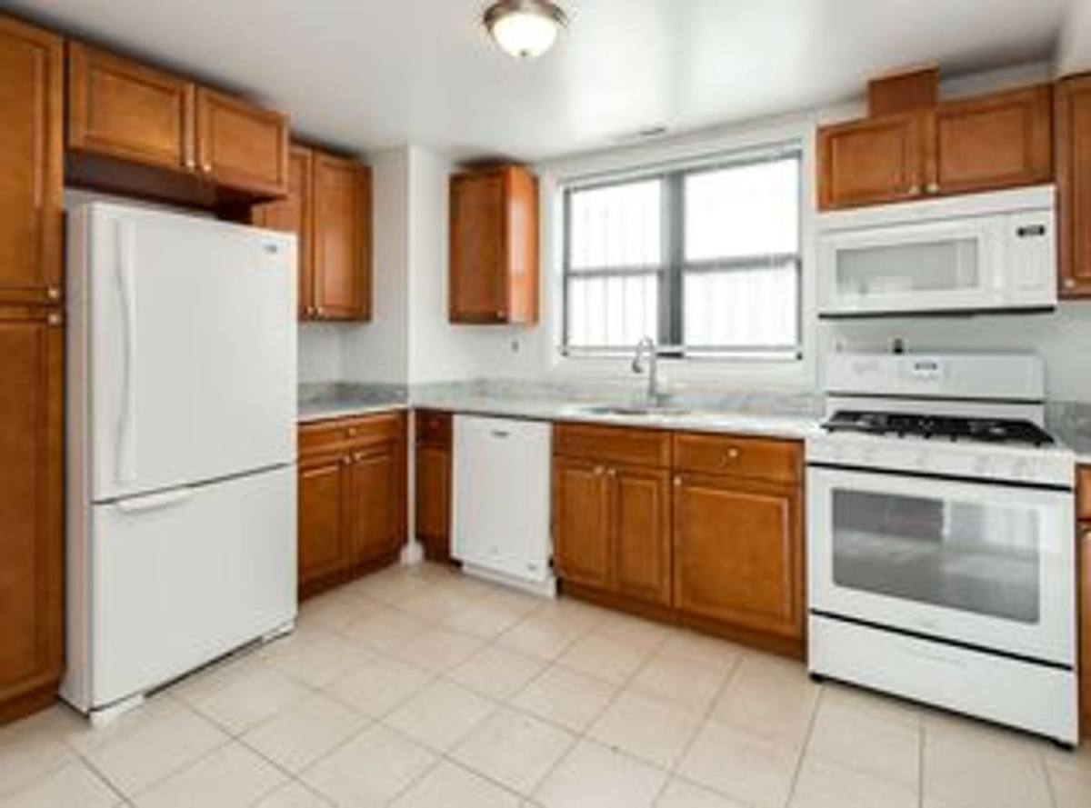 Apartment for rent at 1347 Riggs St NW, Washington, DC 20009