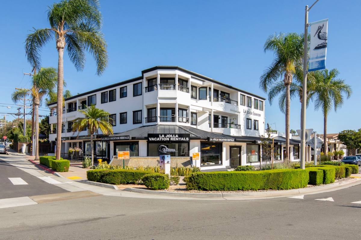 Apartment for rent at 407 Birdrock Ave #3E, La Jolla, CA 92037