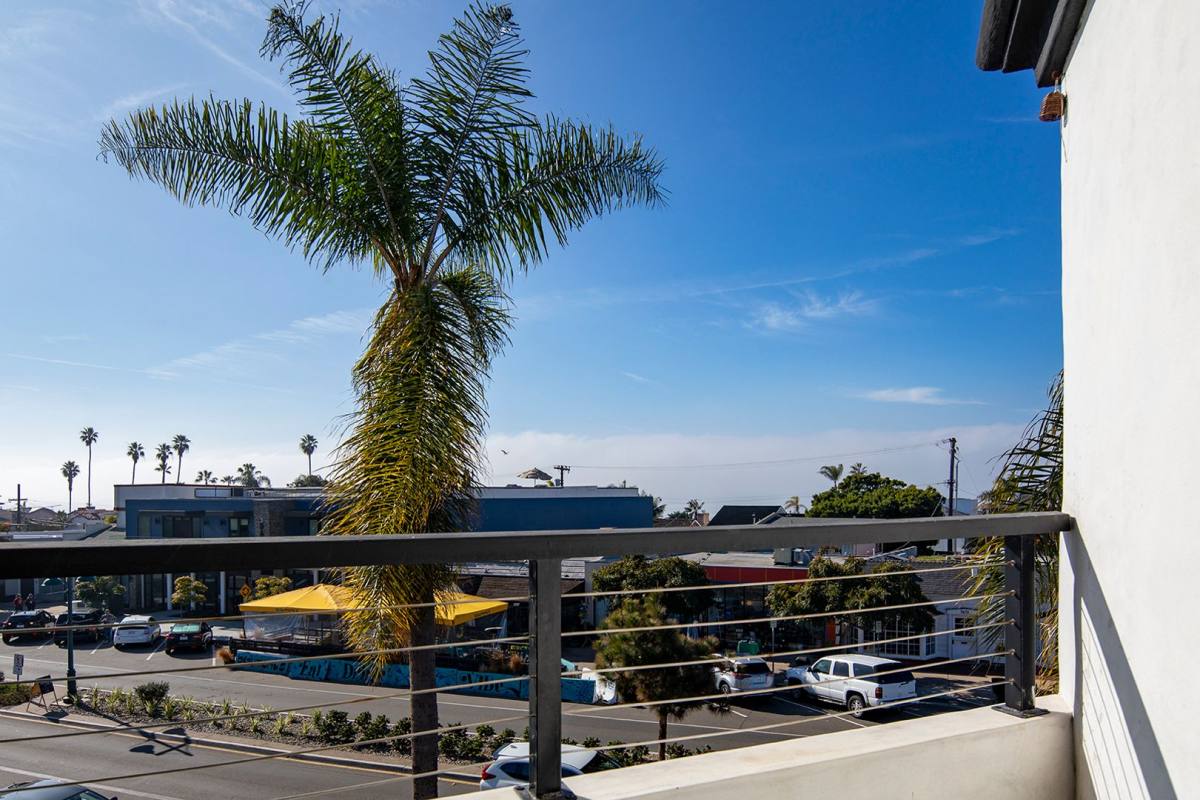 Apartment for rent at 407 Birdrock Ave #3E, La Jolla, CA 92037