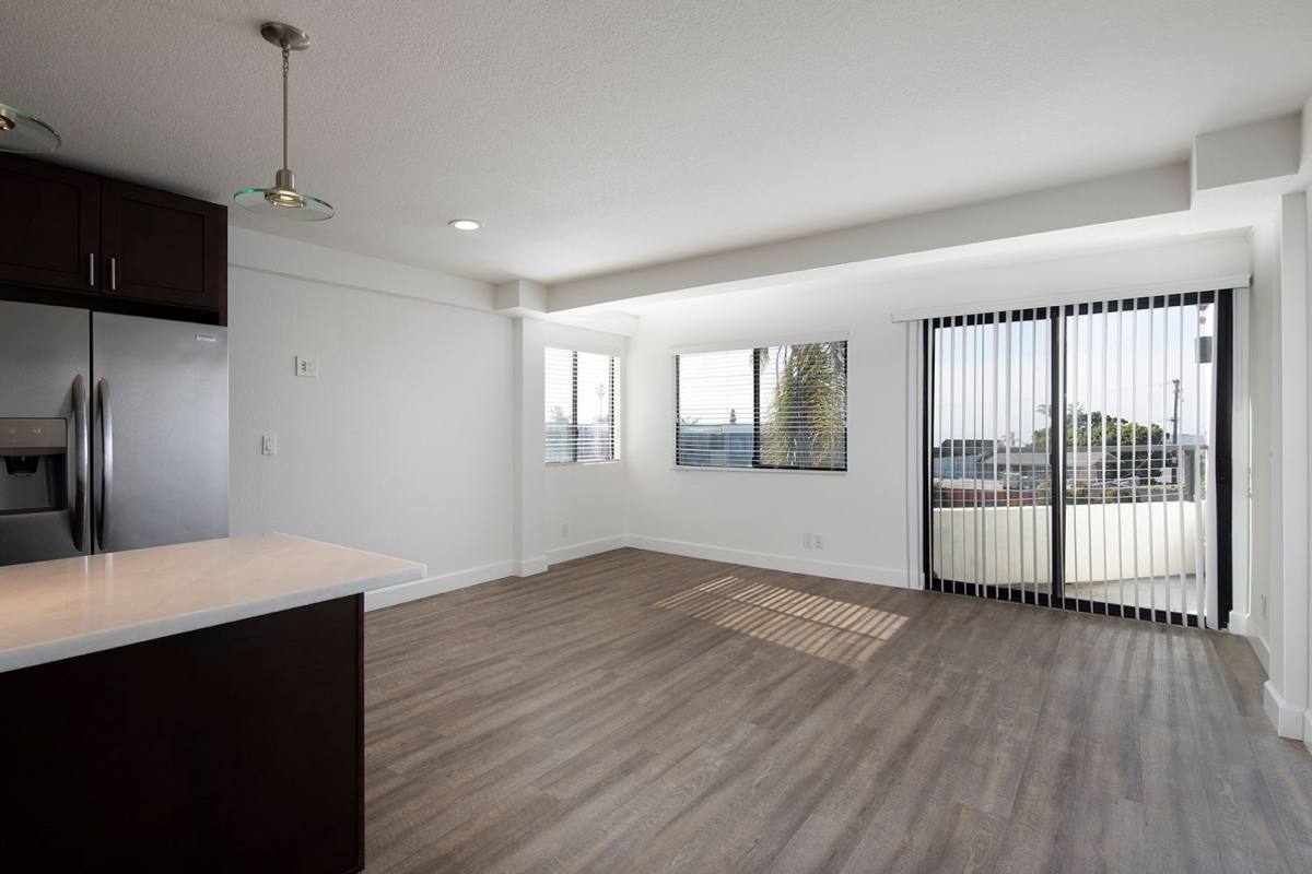 Apartment for rent at 407 Birdrock Ave #3E, La Jolla, CA 92037