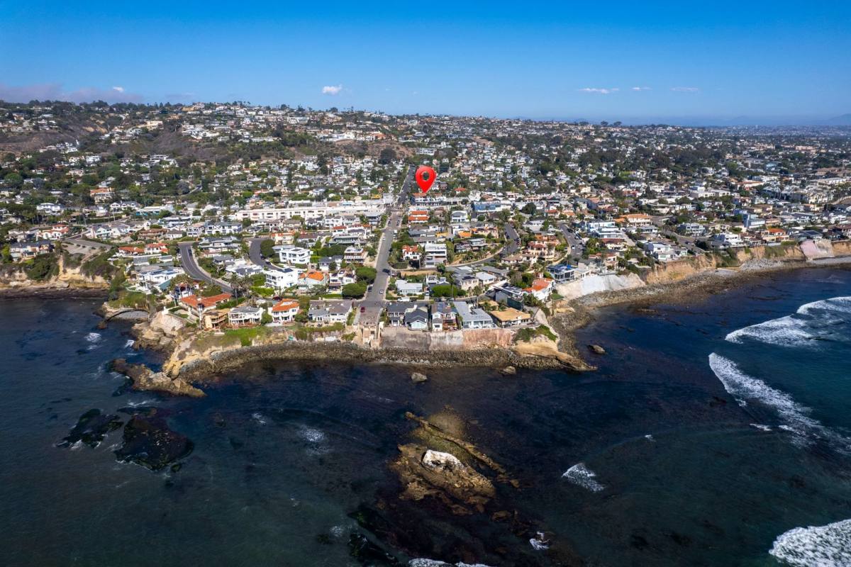Apartment for rent at 407 Birdrock Ave #3E, La Jolla, CA 92037