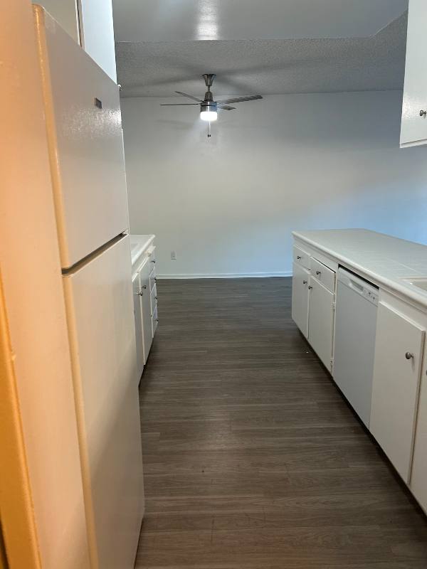Apartment for rent at 10200 De Soto Ave, Chatsworth, CA 91311