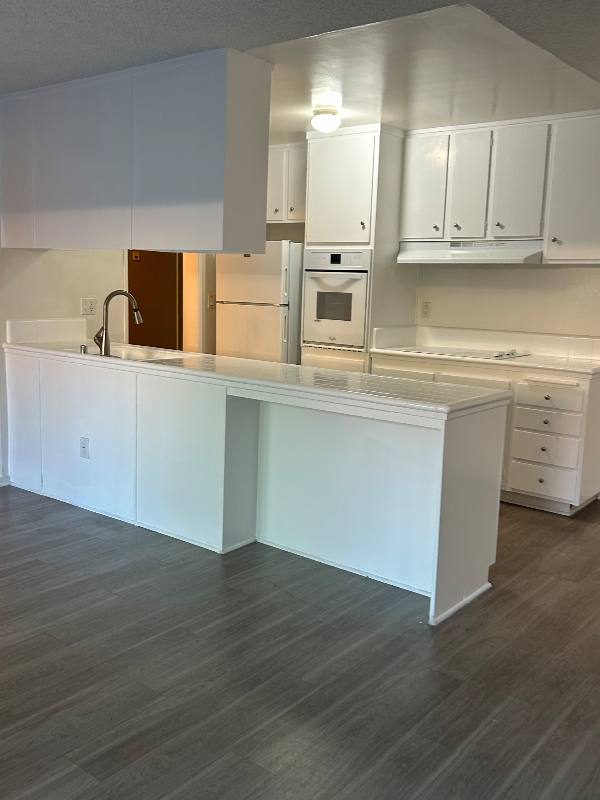 Apartment for rent at 10200 De Soto Ave, Chatsworth, CA 91311