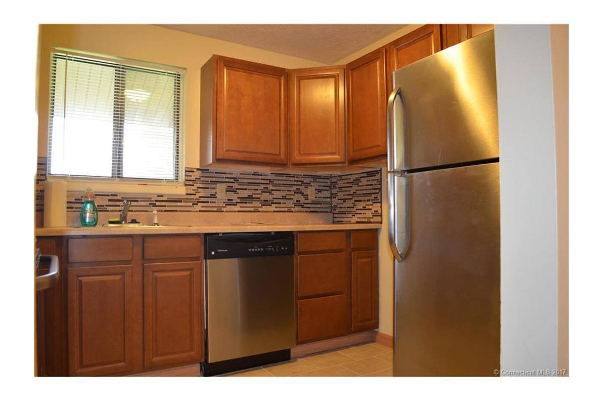 Apartment for rent at 23 Amato Dr, South Windsor, CT 06074
