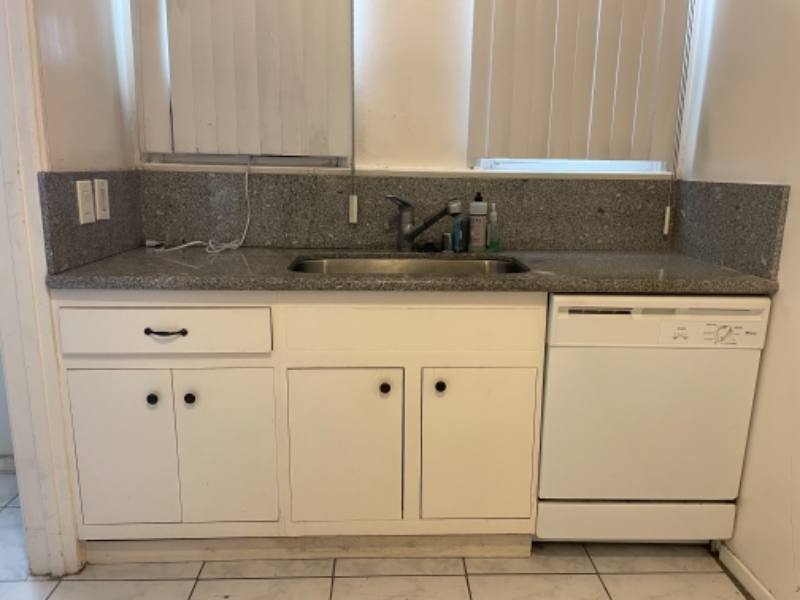Apartment for rent at 1547 S Wooster St, Los Angeles, CA 90035