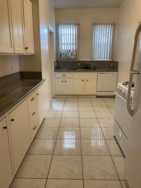 Apartment for rent at 1547 S Wooster St, Los Angeles, CA 90035