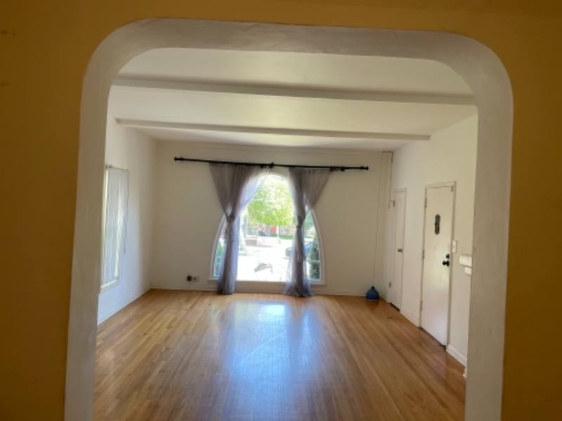 Apartment for rent at 1547 S Wooster St, Los Angeles, CA 90035