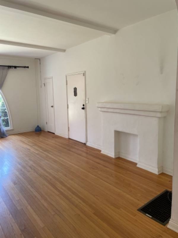 Apartment for rent at 1547 S Wooster St, Los Angeles, CA 90035