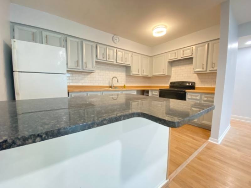 Condo for rent at 9462 Bay Colony Dr - 3rd Floor, Des Plaines, IL 60016
