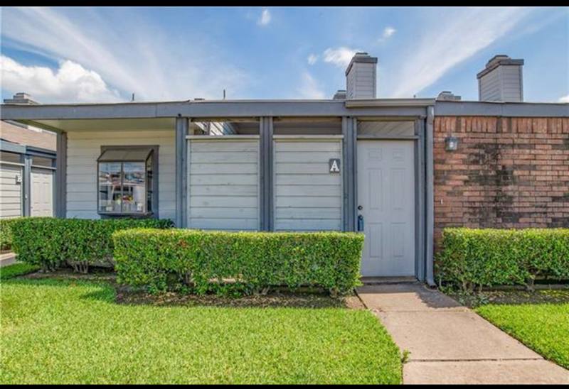 Apartment for rent at 606 Bellaire Dr #A, Hurst, TX 76053