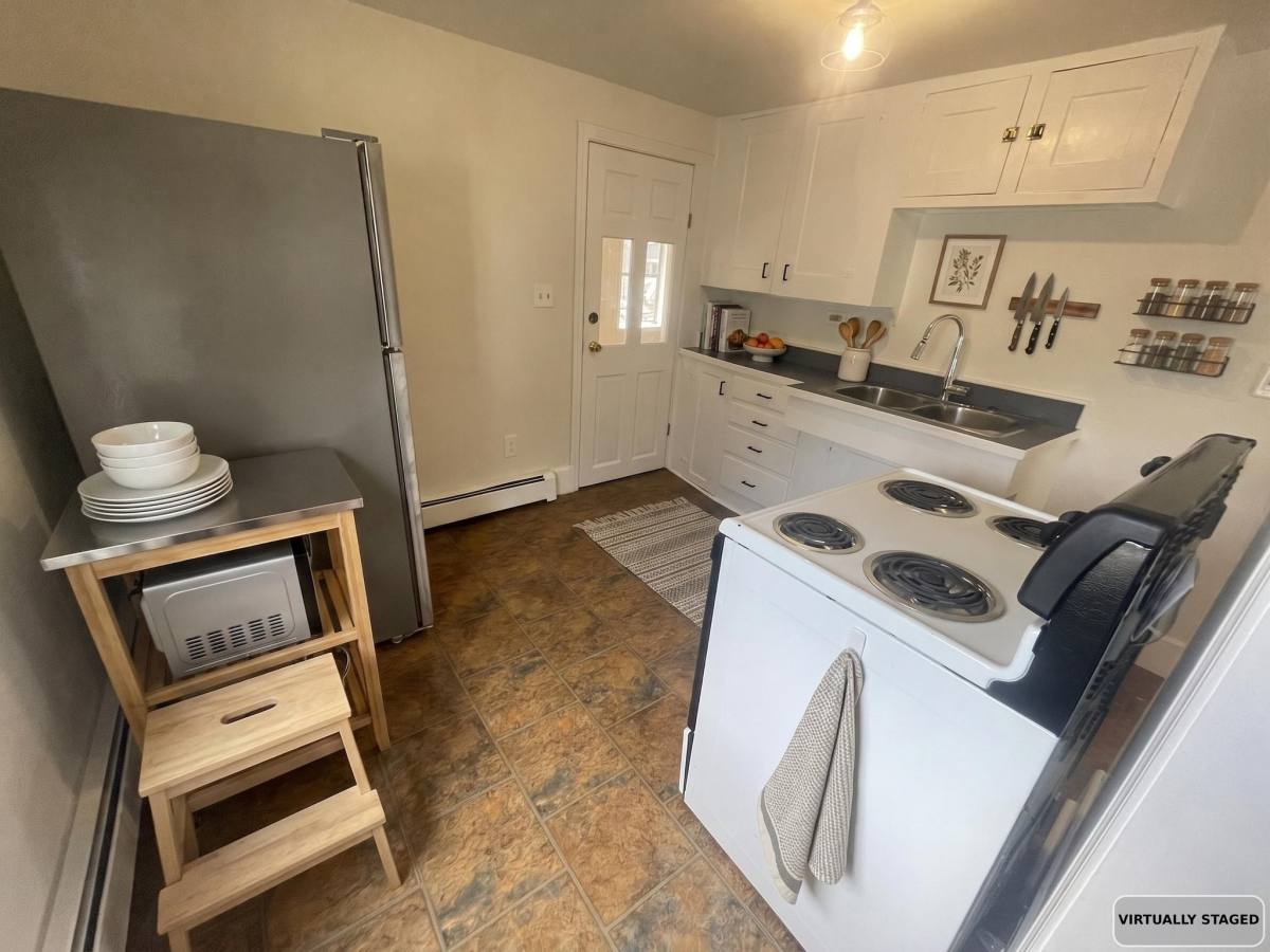 Apartment for rent at 29 Central St #2, Newmarket, NH 03857