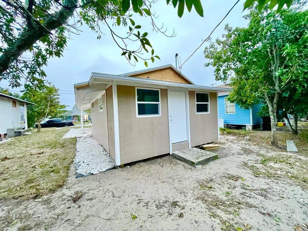 House for rent at 104 W Stuart Ave, Lake Wales, FL 33853
