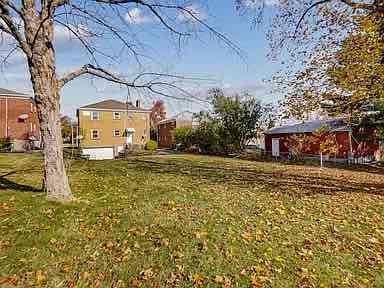 Apartment for rent at 4213 Applegate Ave #2, Cincinnati, OH 45211