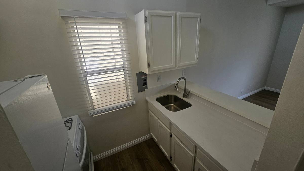 Apartment for rent at 14926 Hawthorne Blvd #118, Lawndale, CA 90260