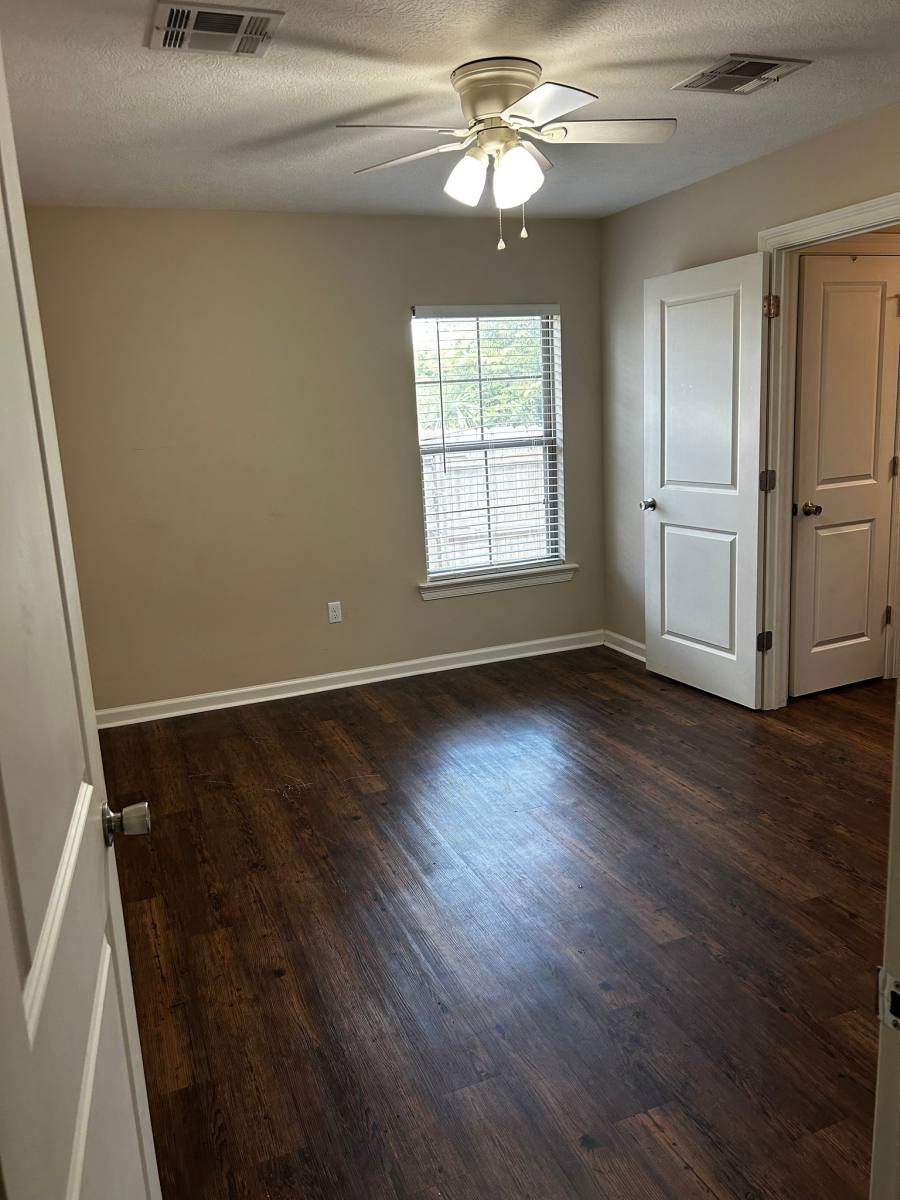 Apartment for rent at 116A Bilbo St, Lake Charles, LA 70601