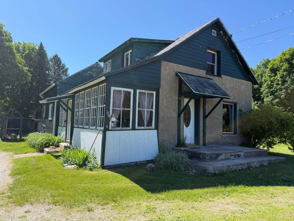 House for rent at 11 Pepper Hill Rd, Mooers Forks, NY 12959