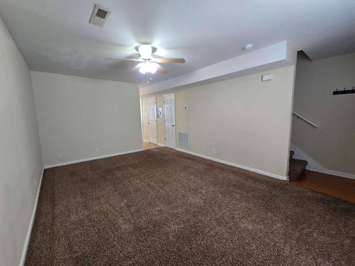 248-2C Executive Ave, Clarksville, TN 37042 - Townhouse for Rent - Image 3