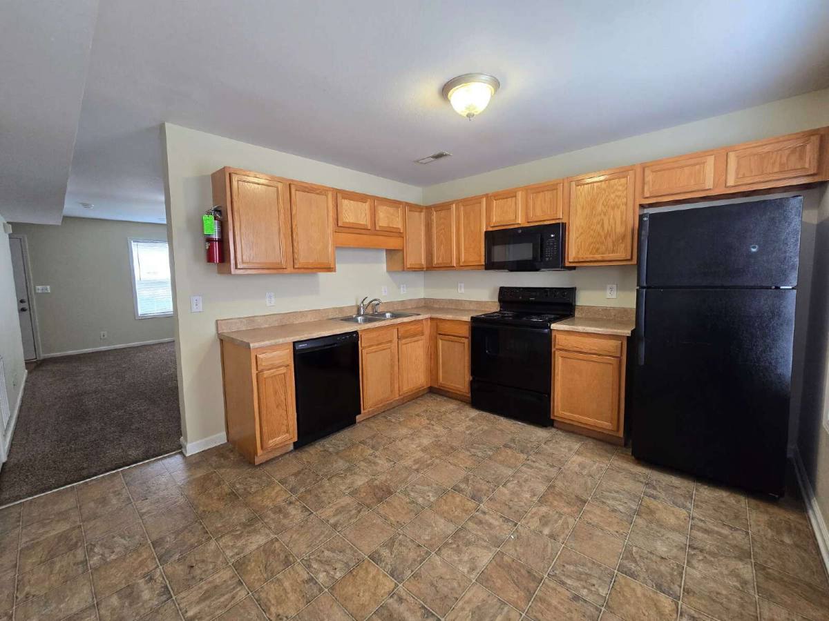 248-2C Executive Ave, Clarksville, TN 37042 - Townhouse for Rent - Image 5