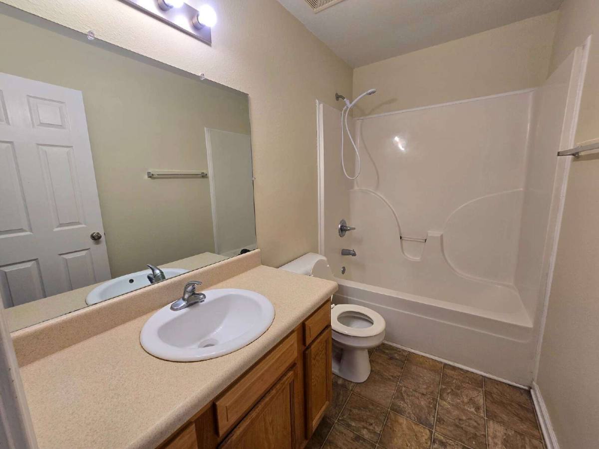248-2C Executive Ave, Clarksville, TN 37042 - Townhouse for Rent - Image 12